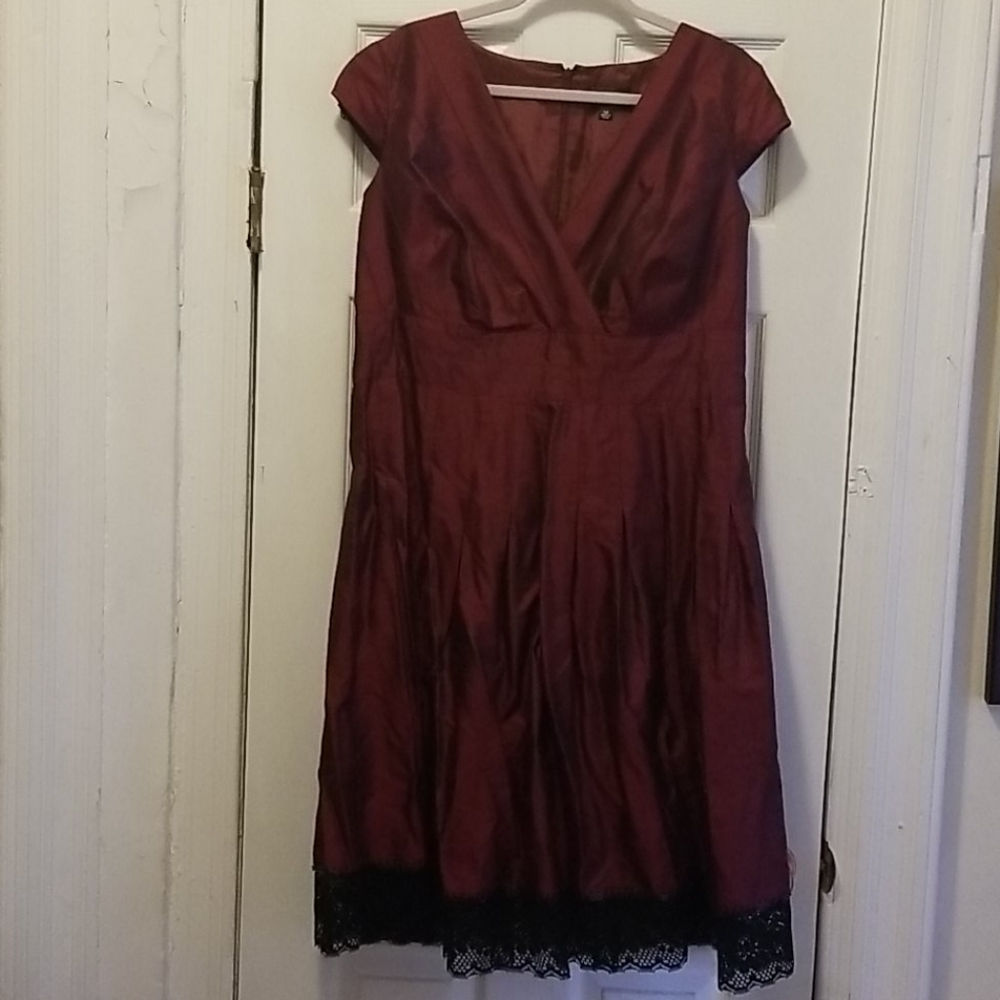 Adrianna Papell Woman's Plus Sized Silk Dress